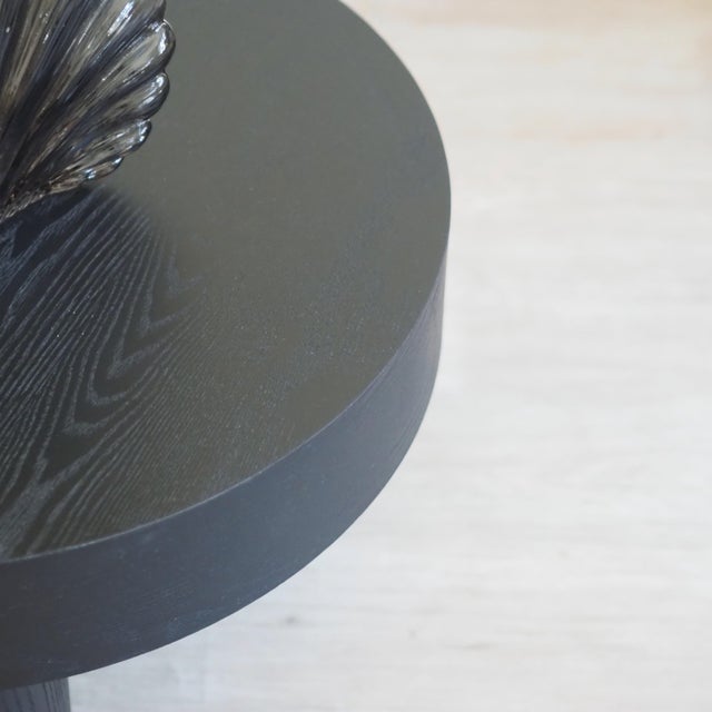 Early 21st Century Round Coffee Table with Cylindrical Legs in Black Stained Wood For Sale - Image 5 of 7