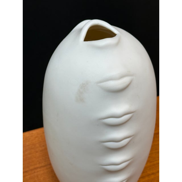 Abstract Expressionism Jonathan Adler Gala Lips Vase For Sale - Image 3 of 12