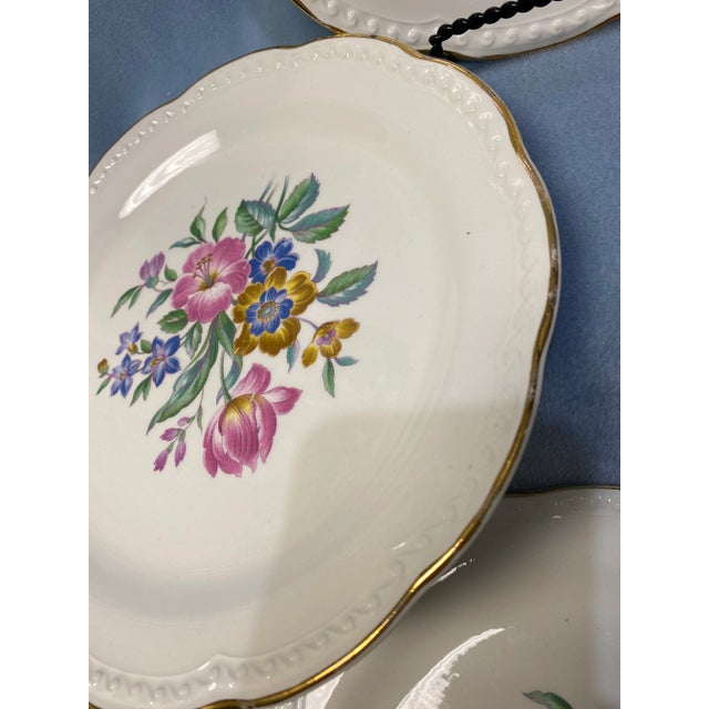 1920s Stetson Floral Center With Gold Trim Dinner Plates- Set of 4 For Sale In Phoenix - Image 6 of 9