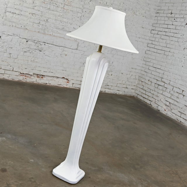 Gorgeous vintage Art Deco Revival to Postmodern Paolo Gucci floor lamp comprised of white sculpted resin and the original...