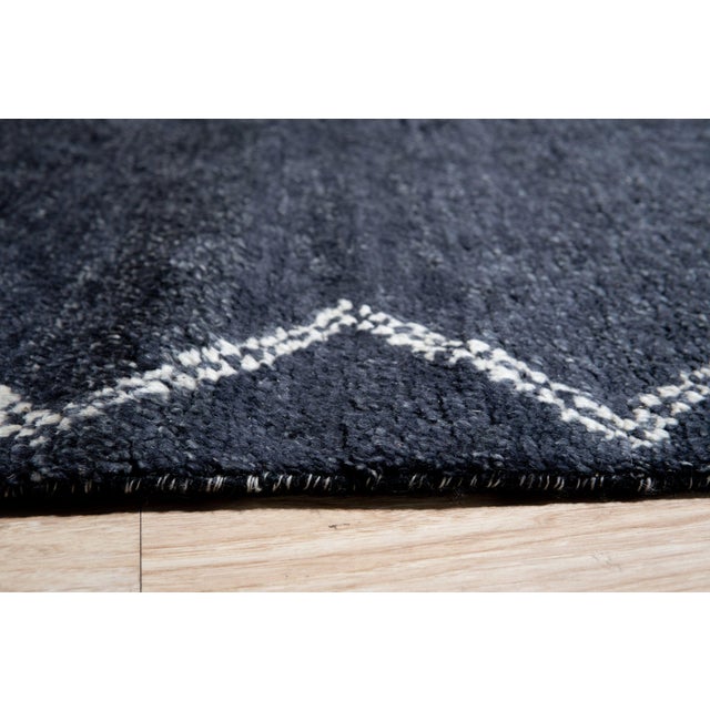 5x8 Talia Moroccan Charcoal Geometric Modern Hand Knotted Wool Carpet Rug For Sale In New York - Image 6 of 6