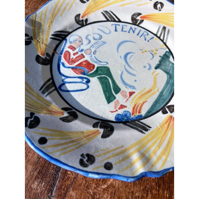 1910s Antique 1917 Hr Quimper Assiettes Du Cercle Du Soldat/Circle of the Soldier of the 6th Arrt Faience Plates, Tenir or Hold, War Plates For Sale - Image 5 of 9