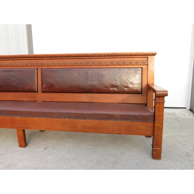 Rare 10ft Arts & Crafts Tiger Oak Leather Bench ~ Train Station or Fraternal Club Seating ~ Limbert / Stickley Craftsman Era For Sale - Image 12 of 18