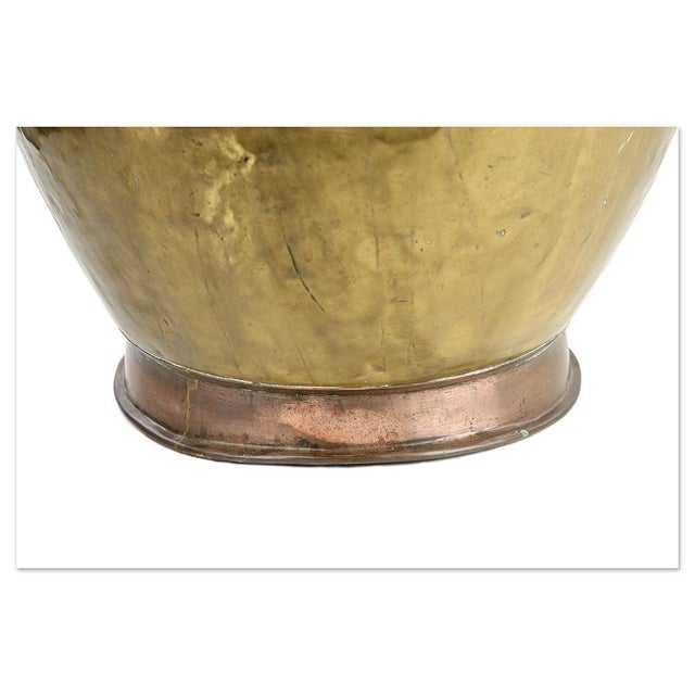 Vintage Golden Vase in Brass For Sale - Image 5 of 6