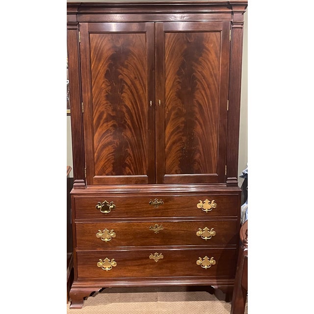 Stickley 18c Williamsburg Collection Three-Drawer Armoire. For Sale In Kansas City - Image 6 of 11