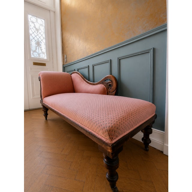 Victorian Walnut Chaise Lounge with Upholstery, 1880 For Sale - Image 3 of 10