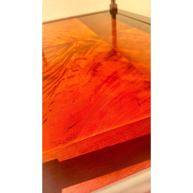 Late 20th Century Baker Furniture Mahogany Two-Tier Coffee Table With Flame Veneer Top & Fluted Columns For Sale - Image 13 of 15