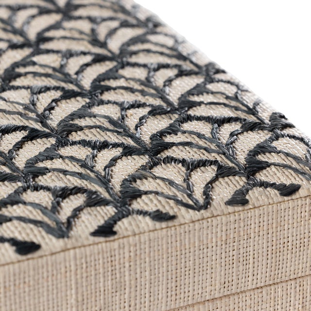 Contemporary Canaria Petals Natural Fiber Raffia Decorative Box For Sale - Image 3 of 8
