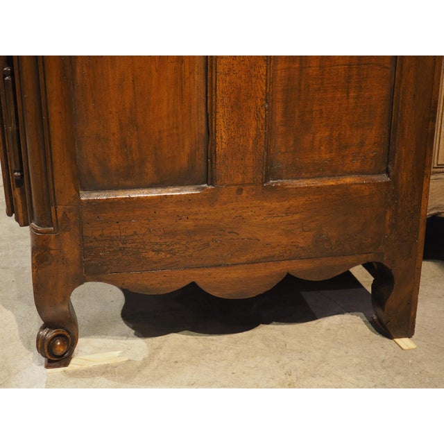 French Louis XV Lyonnais Walnut Buffet With Original St. Cyr Stone Top, C. 1760 For Sale - Image 11 of 18