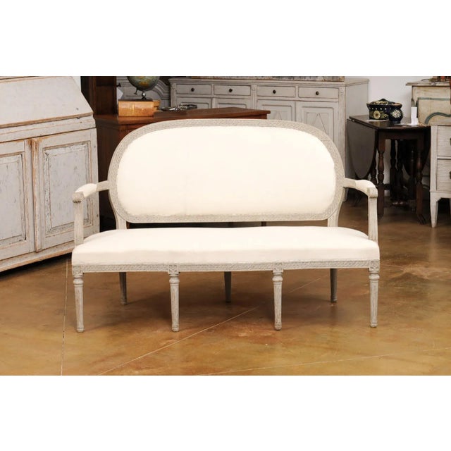 Swedish Neoclassical Period 1780s Painted Sofa with Carved Guilloche Frieze For Sale In Atlanta - Image 6 of 12