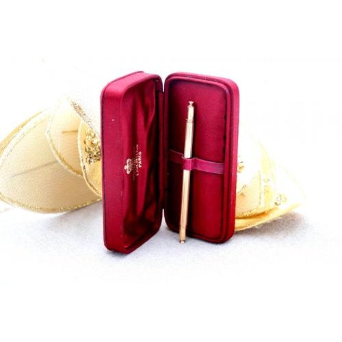 Gold Mechanical Pencil and Pen with Reliefs For Sale - Image 3 of 11