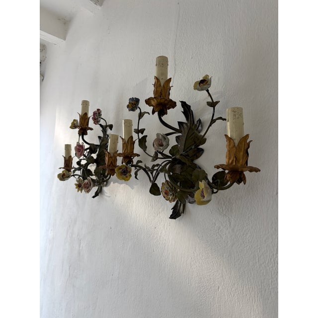 Italian 19th Century Big Italian Tole and Porcelain Flowers Polychrome Sconces 3 Lights For Sale - Image 3 of 10