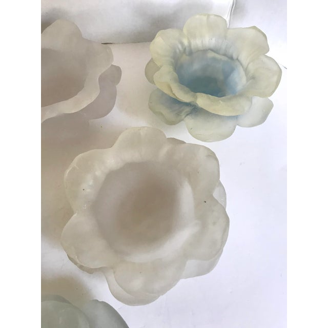 Dorothy Thorpe Resin Flower Bowl Set of 7 For Sale - Image 10 of 12