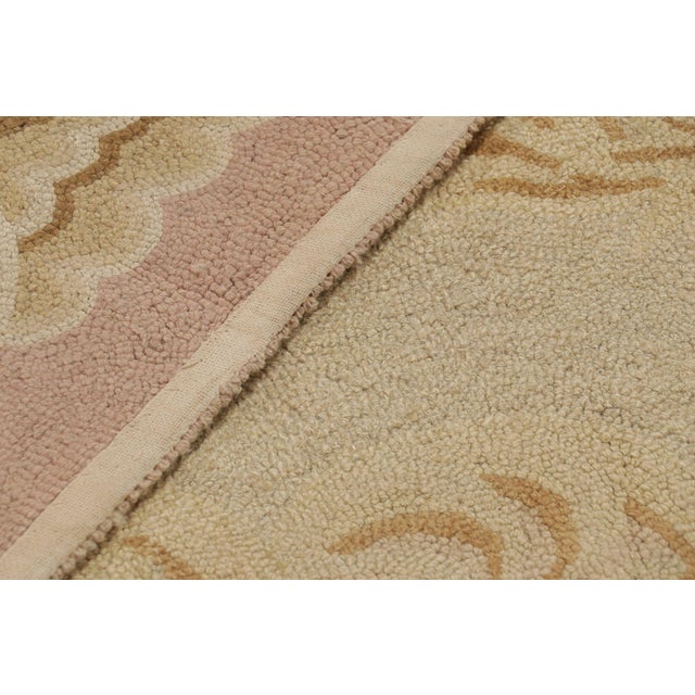 Cream Vintage Hooked Rug in Cream With Floral Medallion | Rug & Kilim For Sale - Image 8 of 8