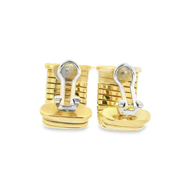 1970s Italian 18k Yellow Gold Tessitore Tubogas Coin Clip Earrings, Circa 1970, A Pair For Sale - Image 5 of 9