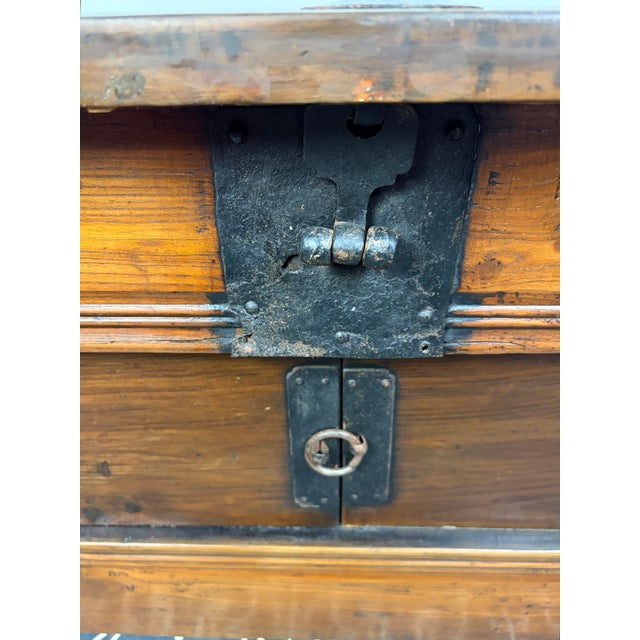Brown 19th Century Korean Ssal-Duiji Rice Chest, 1890s For Sale - Image 8 of 18