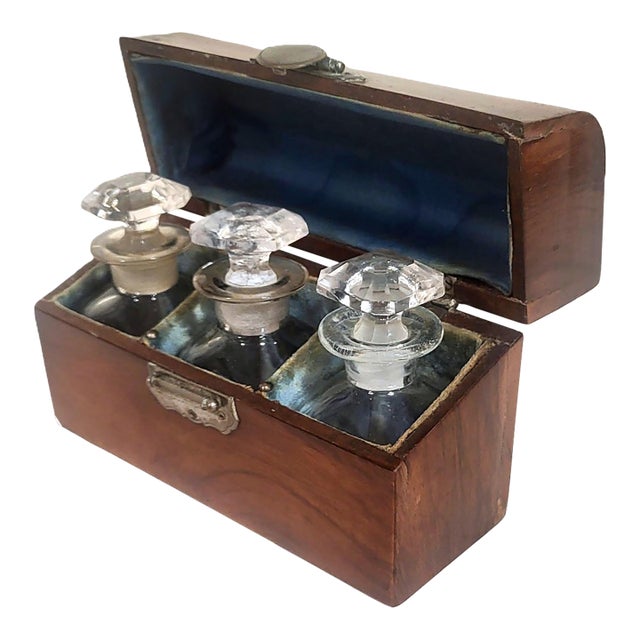 Antique English Mahogany 3 Bottle Box Gentleman's Spirit Decanter Caddy For Sale