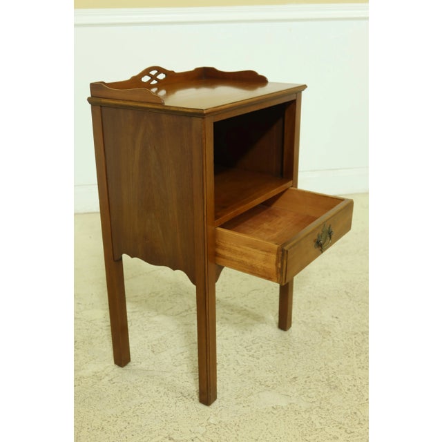 Chippendale Kindel Cherry Chippendale Style 1 Drawer Nightstand For Sale - Image 3 of 10