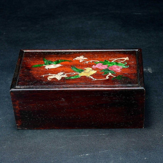 1980s 1980s Rosewood & Mother-of-Pearl Inlay Jewelry Box – Floral & Bird Motif For Sale - Image 5 of 9