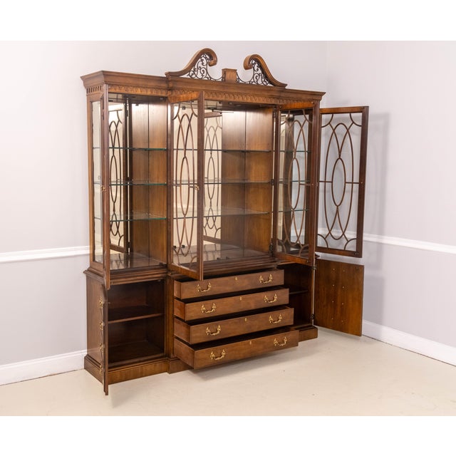 Henredon Henredon Rittenhouse Square Mahogany Breakfront China Cabinet For Sale - Image 4 of 18