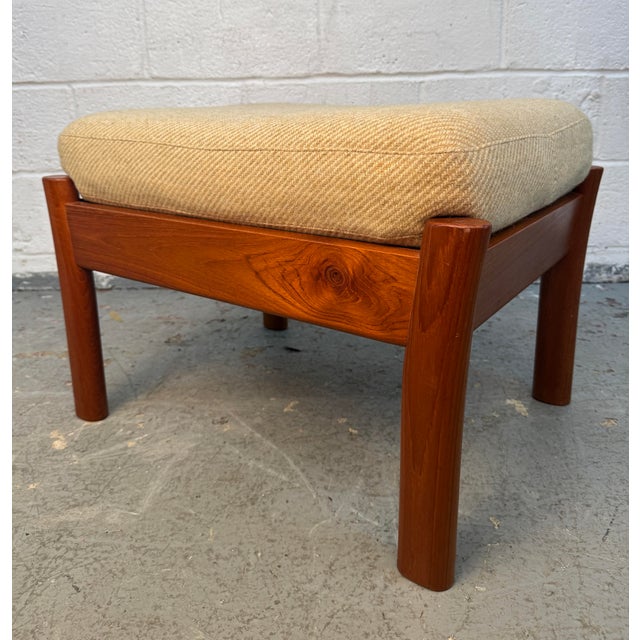 Mid-Century Lounge Chair and Matching Ottoman by Dyrlund For Sale - Image 15 of 18
