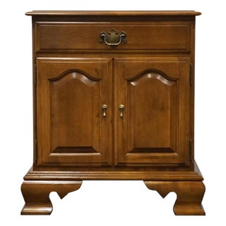Ethan Allen Heirloom Nutmeg Maple Colonial Early American 23" Cabinet Nightstand 10-5316 For Sale