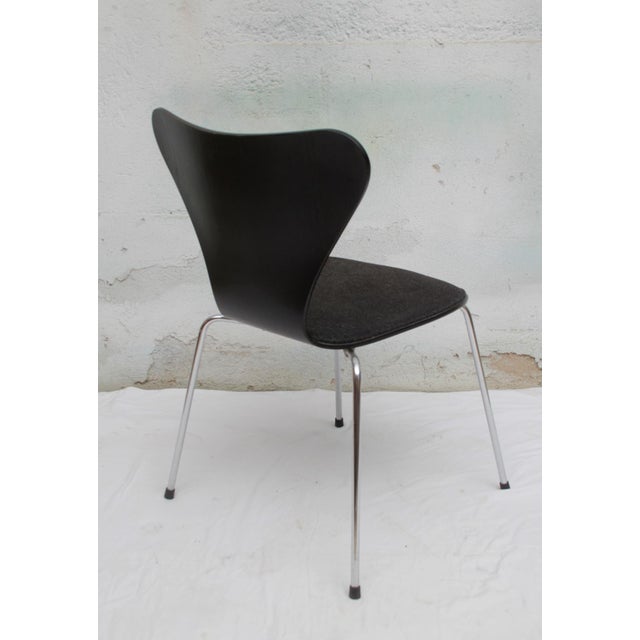 3107 Chair in Black with Upholstery by Arne Jacobsen for Fritz Hansen, 1997 For Sale - Image 9 of 13