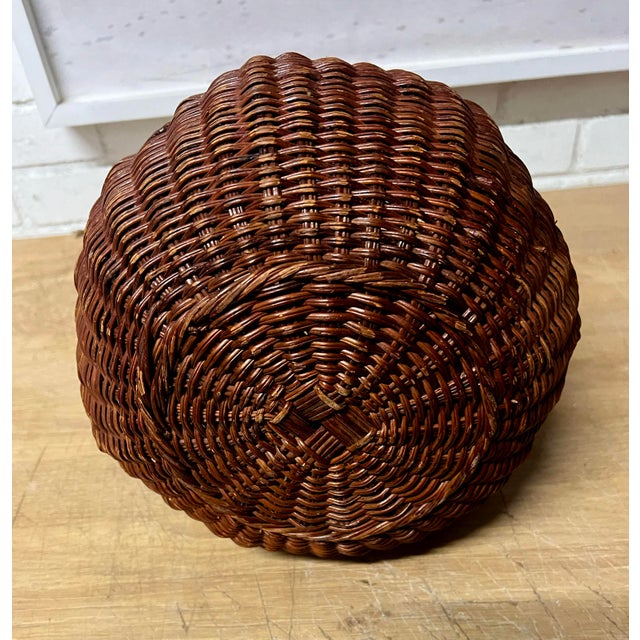 1950s Vintage Mid-Century Wicker Frog Wastebasket For Sale - Image 5 of 9