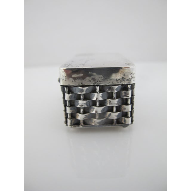 Mexican Taxco Mexico Sterling Silver Miniature Basket Weave Trinket or Pill Box For Sale - Image 3 of 9
