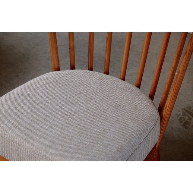 Set of Scandinavian Modern Pine Lounge Chairs, 1950s For Sale - Image 10 of 14