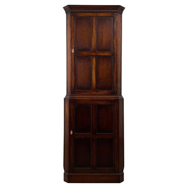 Edwardian English Oak Corner Cabinet, 1910 For Sale - Image 6 of 6