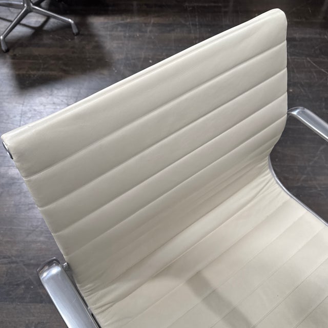 Charles + Ray Eames for Herman Miller Eames Aluminum Group Management Chair For Sale - Image 9 of 12