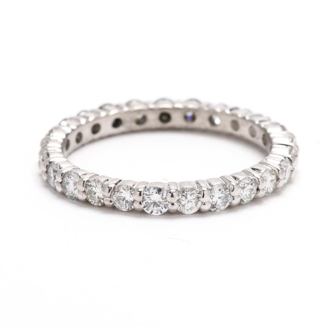 Modern 1ctw Diamond Eternity Band Ring, 14k White Gold, Ring Size 7 For Sale - Image 3 of 5