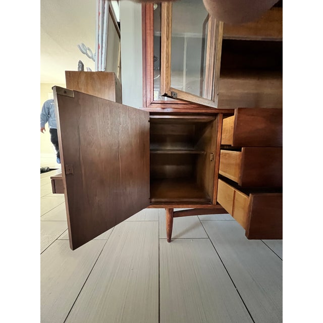 1950s Broyhill Sculptra China Cabinet For Sale In Las Vegas - Image 6 of 7