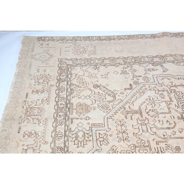 Oversized Vintage Persian Tabriz Rug – Grand Medallion in Earth-Toned Harmony -9' 9'' X 12' 2'' For Sale - Image 13 of 13