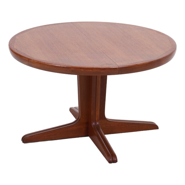 Mid-Century Danish Extendable Teak Coffee Table For Sale