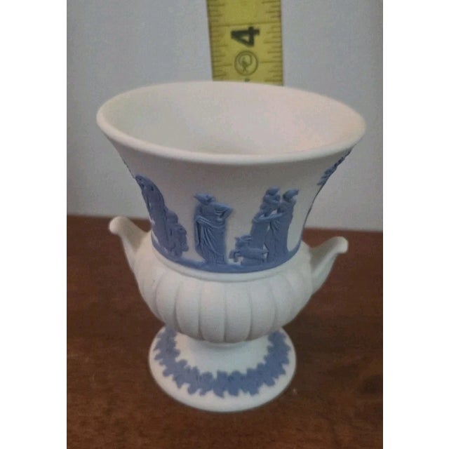 1990s Vintage Wedgwood Jasperware Blue on White Roman Greek Style Small Vase For Sale - Image 5 of 6