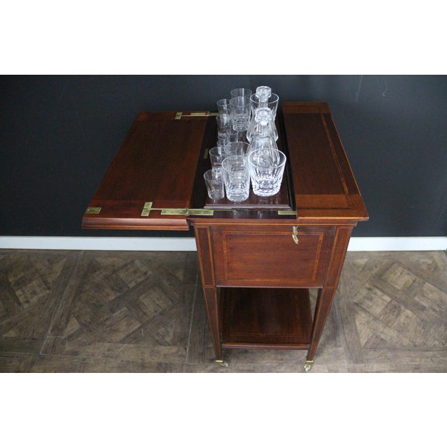 Art Deco Maple Automatic Apartment Bar with Crystal Decanters from Baccarat, 1920s, Set of 17 For Sale - Image 10 of 18