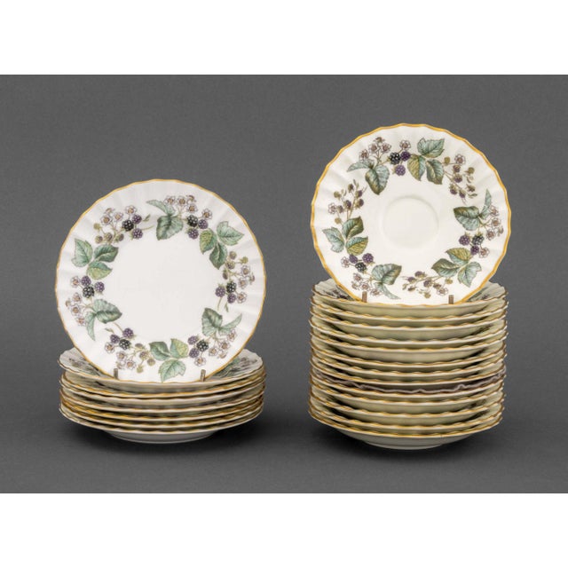 Royal Worcester "Lavinia" Pattern Partial Dinner Service, 54 Pieces For Sale In New York - Image 6 of 10