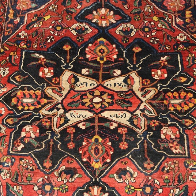 Middle Eastern Bakhtiary Rug in Wool For Sale - Image 4 of 9
