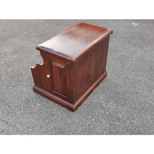 Mid 20th Century Vintage Ethan Allen Old Tavern Solid Pine End Table With Book/Magazine Rack & Cabinet For Sale - Image 5 of 10