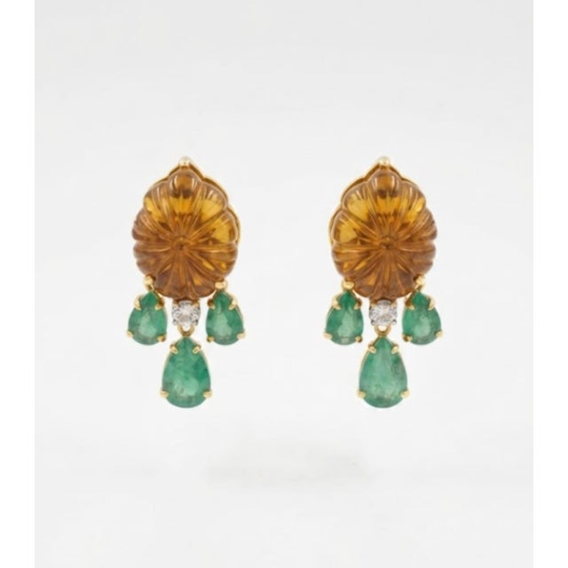 2020s Natural 23.41cts Emerald & 0.41cts Diamond Earring in 18k Gold For Sale - Image 5 of 8