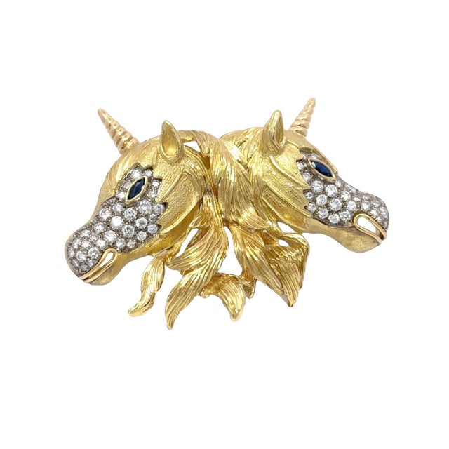 Modern Diamond Sapphire 18k Yellow Gold Double-Unicorn Pin Brooch For Sale - Image 3 of 6