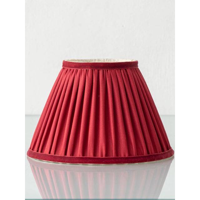Art Deco French Emerald Green Ceramic Table Lamp with Ruby Silk Shade, 1930s For Sale - Image 10 of 14