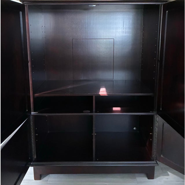 English Late 20th Century Baker Milling Road Hildebrand Armoire For Sale - Image 3 of 6