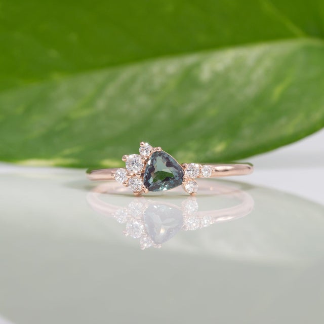 Green Alexandrite Ring With Earth-Mined Diamond Accents: Solid 14k Gold, Trillion 5mm, Size 6.75 For Sale - Image 8 of 12