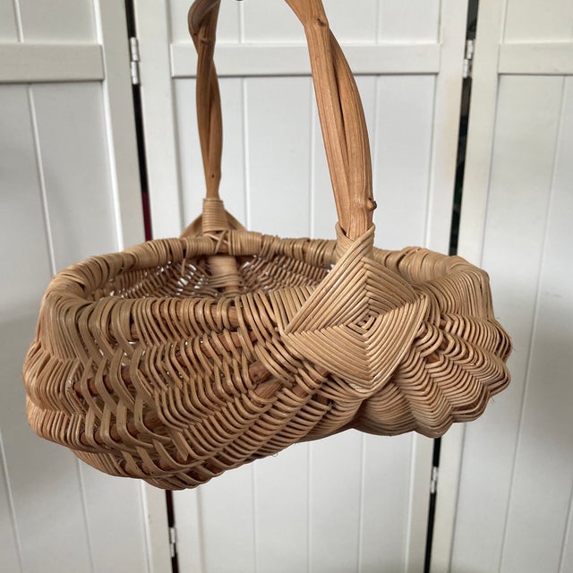 Tan Vintage Handwoven Appalachian Wicker Buttocks Basket With Twisted Bentwood Handle For Sale - Image 8 of 12
