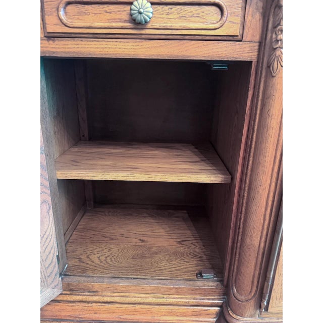 Vintage 1987 Hickory Manufacturing Co. Display Cabinet For Sale - Image 10 of 10
