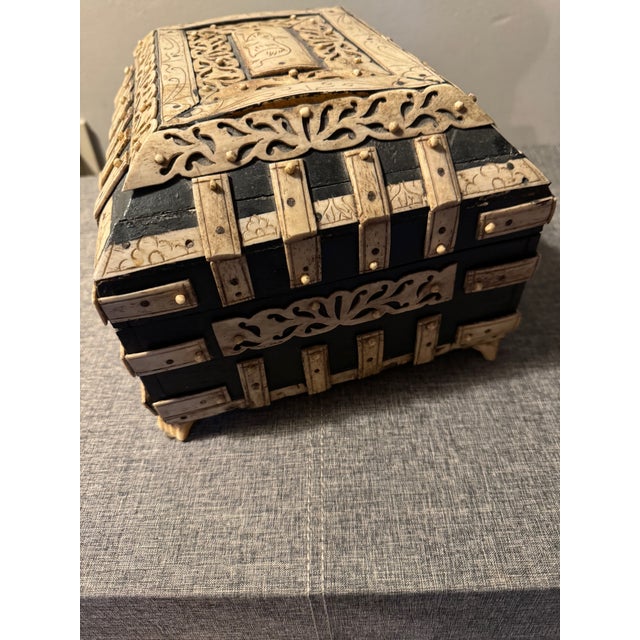 Arts & Crafts Antique Horn & Wood Decorative Box For Sale - Image 3 of 7