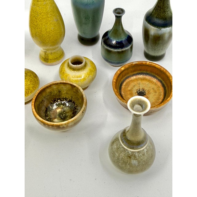 1950s Collection of 23 Miniature John Andersson Pottery Vessels for Hoganas of Sweden For Sale - Image 18 of 18